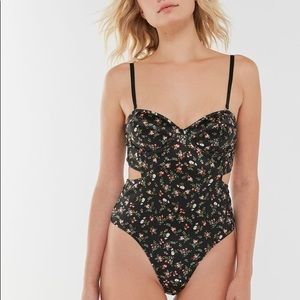 URBAN OUTFITTERS- Out from Under Bodysuit